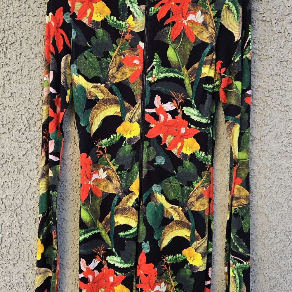Alice + Olivia Delora Tropical Long Sleeve Dress - Picture 10 of 12